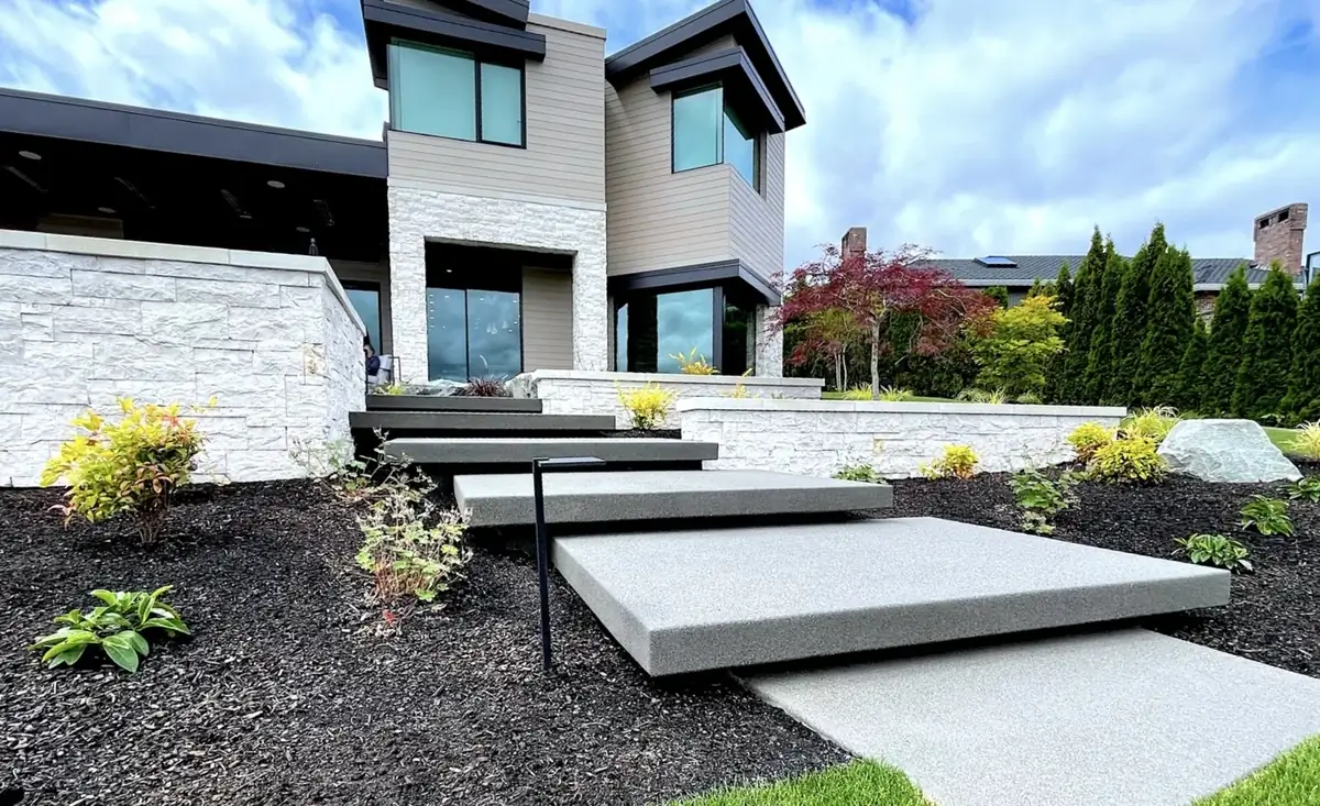 Professional concrete steps and entryway in Puyallup, WA - Expert concrete contractor
